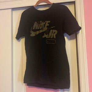 Men’s Nike t-shirt with camo lettering